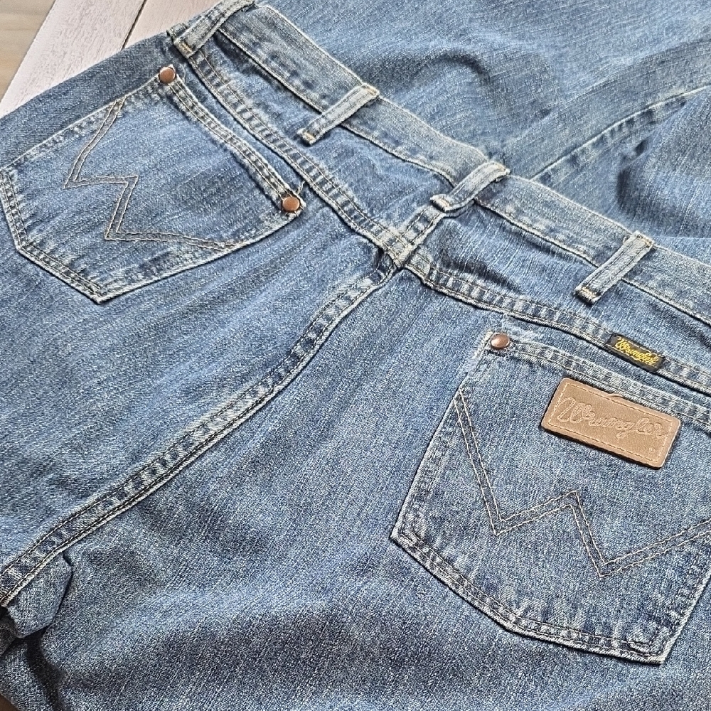 Wrangler Classic Denim Men's Jeans